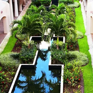 excellence-riviera-cancun-puerto-morelos.allrivieramayahotels.com/